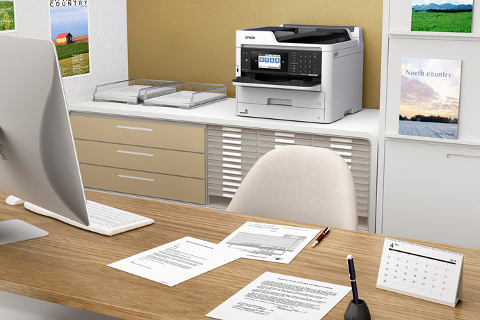 wf-m5799_desk-office_690x460